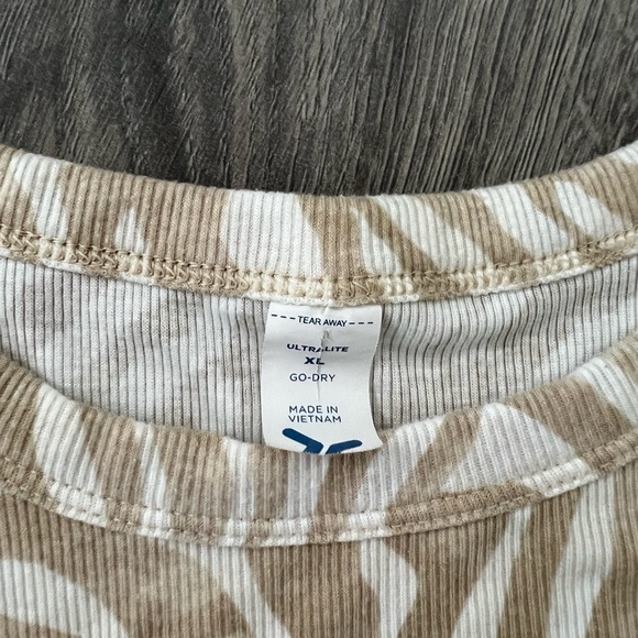 Old Navy Women’s XL Zebra Print Beige and White Short Sleeve Top - Picture 3 of 5